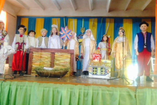 Діти з сіл Тереблянської долини колядували у Буштині – 12 Діти з сіл Тереблянської долини колядували у Буштині – 12