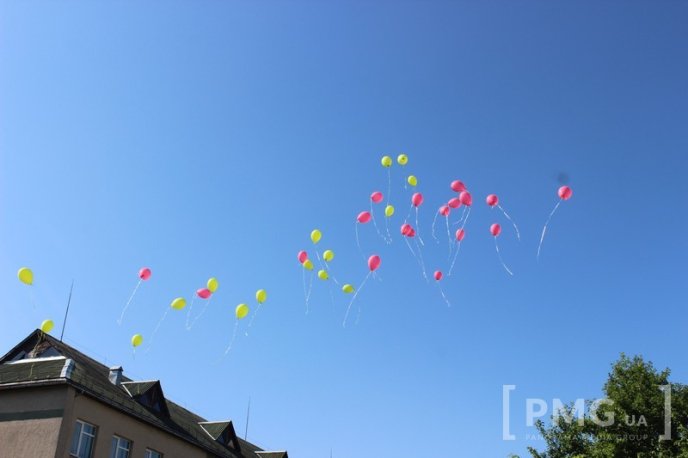 У Мукачівській ЗОШ №11 урочисто відзначили свято останнього дзвоника – 36 У Мукачівській ЗОШ №11 урочисто відзначили свято останнього дзвоника – 36
