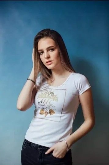 Обрано найгарнішу дівчину Виноградова – 01