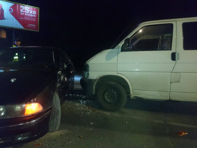 Неподалік транспортного мосту в Ужгороді сталась ДТП – 03