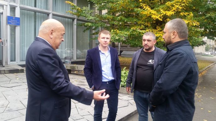 Народні депутати разом з активістами обговорили питання зниження вартості розмитнення авто – 02