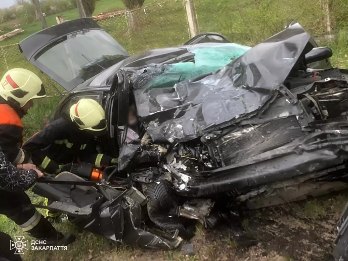 Троє дітей травмовано у ДТП на Закарпатті: що відомо про аварію – 01