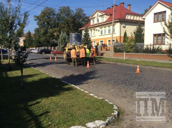 У Мукачеві демонтували одразу чотири "лежачих поліцейських" (ФОТОРЕПОРТАЖ) – 12