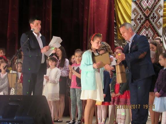 У Рахові провели дитячий фестиваль-конкурс естрадної пісні із приємним сюрпризом вкінці – 08