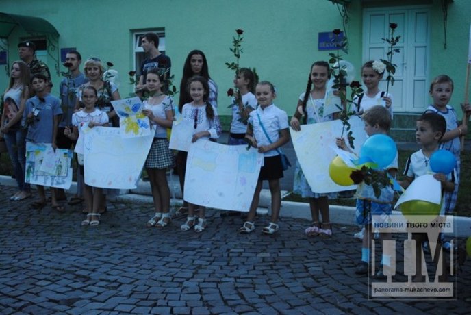 Мукачево радо зустріло прикордонників, які повернулись із зони АТО (ФОТО) – 02