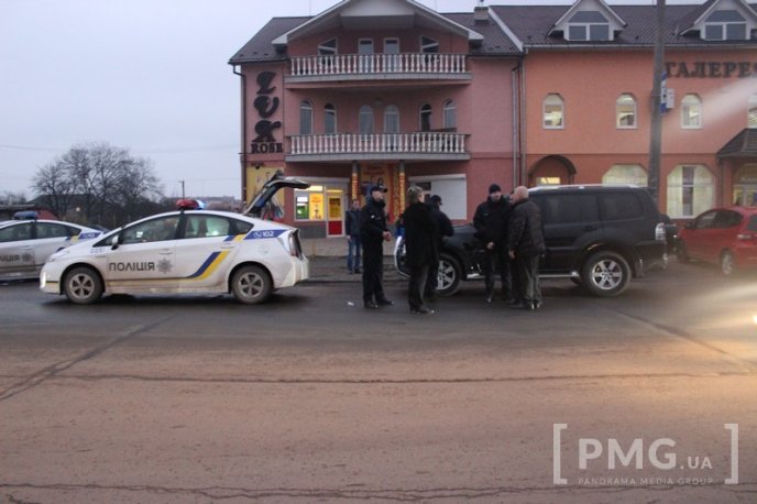 У Мукачеві сталась ДТП за участі дорогої іномарки – 03