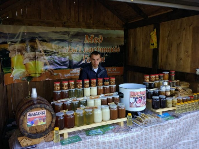 У Мукачеві стартувало свято меду – 07