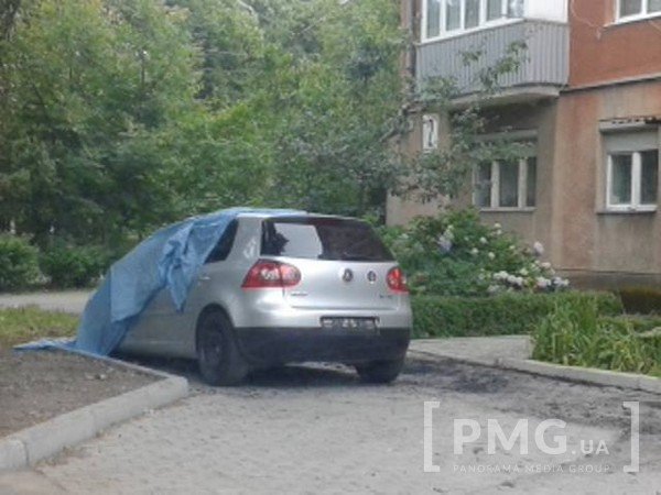 У мікрорайоні "Черьомушки" у Мукачеві горіла іномарка – 01