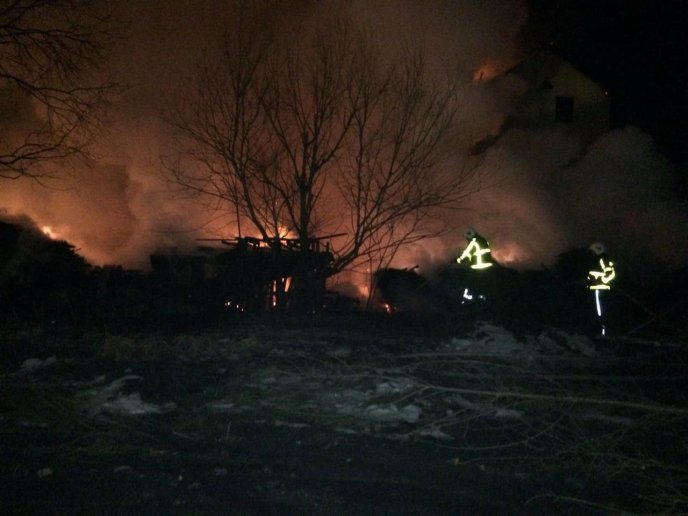 Цієї ночі у Кольчині горів деревообробний цех – 04
