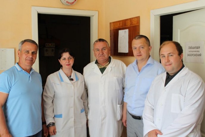 Напередодні свята медпрацівники Тячівщини і Рахівщини отримали подарунки – 07 Напередодні свята медпрацівники Тячівщини і Рахівщини отримали подарунки – 07