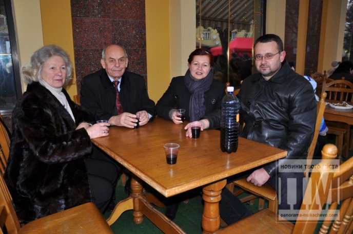 Цьогоріч “Червене вино” в першу чергу нагадує фестиваль шашлику, а вже потім вина – турист із Німеччини (ФОТОРЕПОРТАЖ) – 21