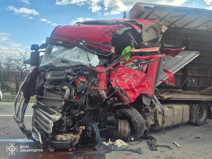 Одна людина загинула: що відомо про смертельну ДТП у Ракошині – 02