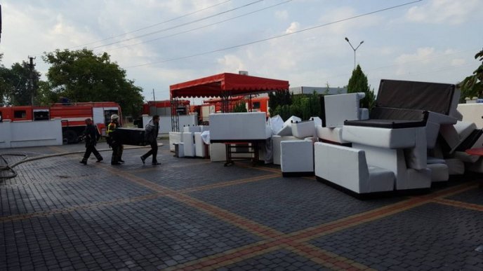 На Закарпатті горить ресторан – 01