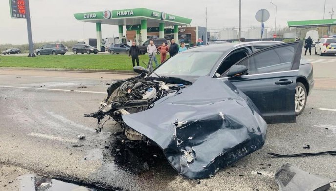 Закарпатець потрапив у жахливу аварію. Постраждало багато людей – 01