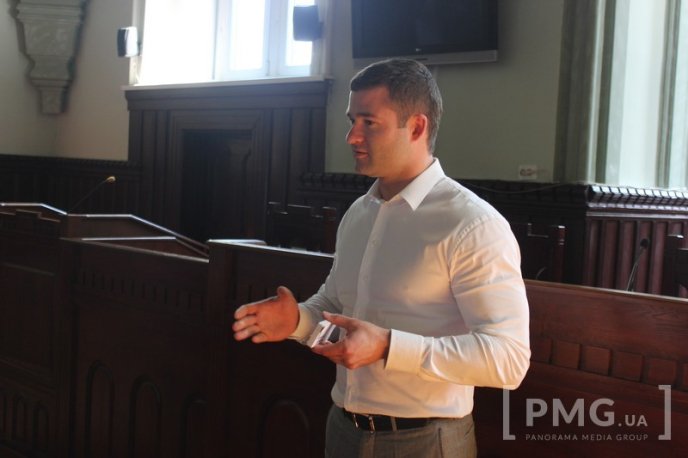 Почесним городянам вручили перші картки мукачівця   – 01 Почесним городянам вручили перші картки мукачівця   – 01