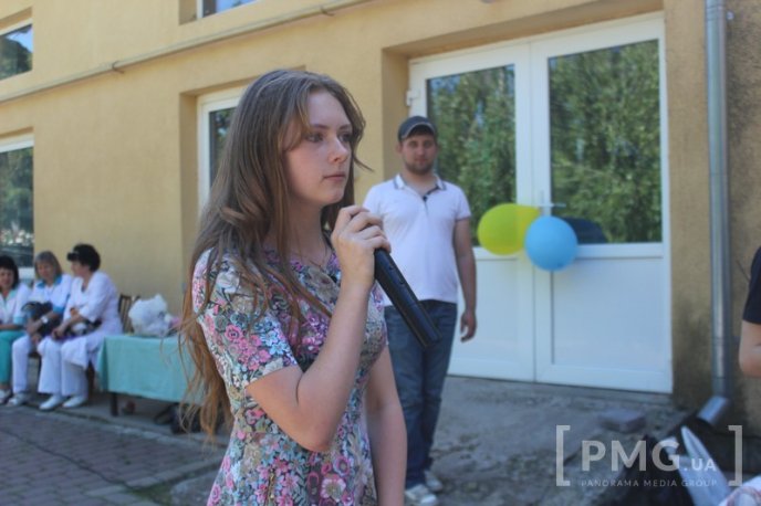 Студенти МКТЕК влаштували свято дітям, які лікуються у Закарпатській дитячій лікарні – 06