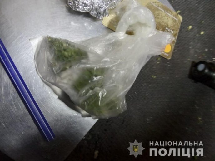 У Берегові правоохоронці провели обшуки – 02