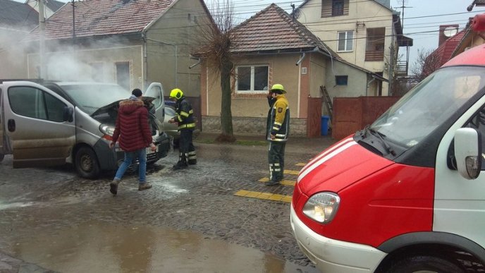 У Мукачеві загорівся автомобіль: нові подробиці від власника авто – 02
