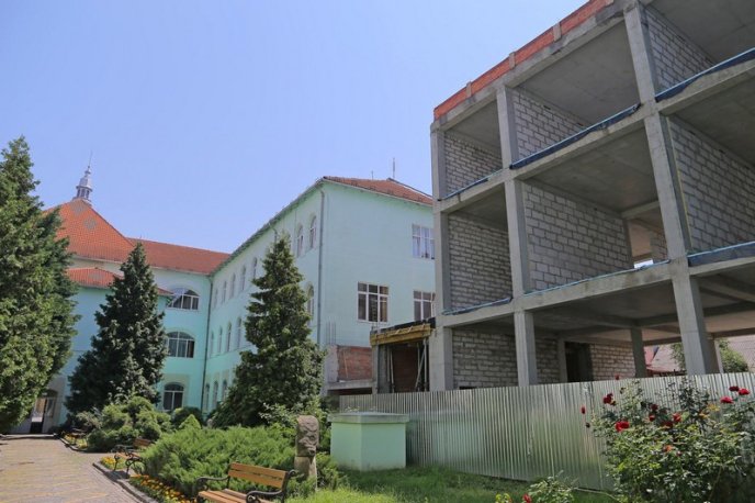 У Мукачеві триває будівництво нового ЦНАПу – 09