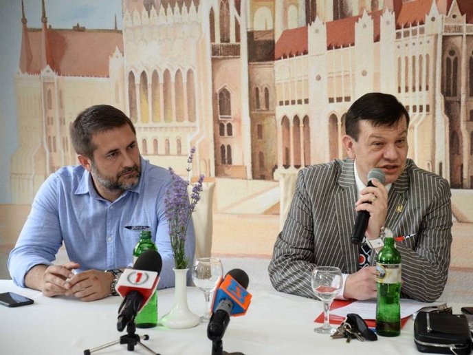 Роль громадських організацій в консолідації українського суспільства обговорювали в Мукачеві – 48