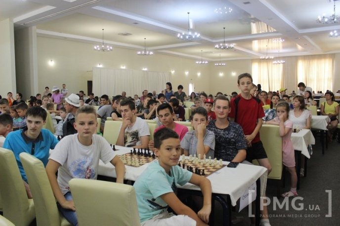 У Мукачеві нагородили переможців Міжнародного шахового фестивалю "Мукачівське літо 2016" – 07 У Мукачеві нагородили переможців Міжнародного шахового фестивалю "Мукачівське літо 2016" – 07