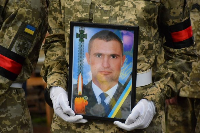 На Ужгородщині провели в останню путь захисника – 01 На Ужгородщині провели в останню путь захисника – 01