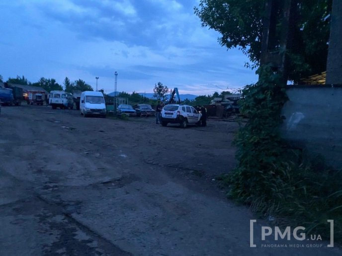 Вечірня пожежа у Мукачеві: клуби диму видно із різних частин міста – 07