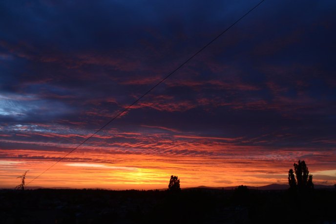 Закарпатці відзняли вражаючі фото заходу сонця – 01