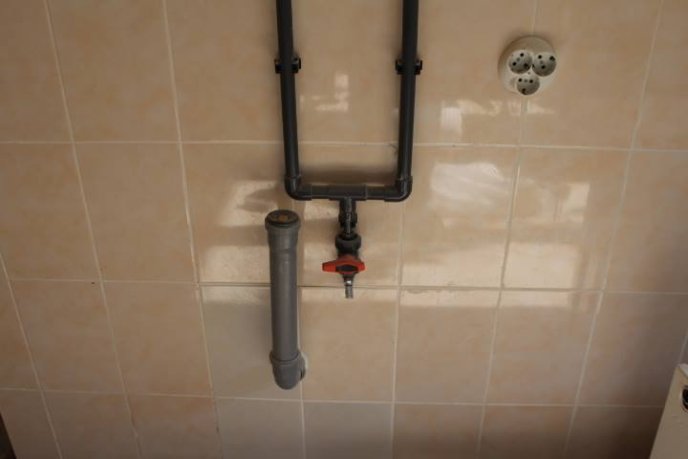 У Мукачеві ремонтують мережі центральної районної лікарні – 14