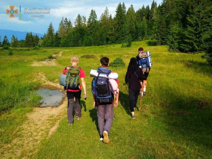 24-річна дівчина отримала сонячний удар в горах – 02