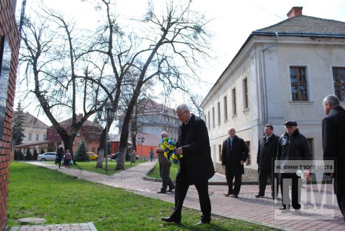 У Мукачеві вшанували в’язнів фашистських концтаборів (ФОТО) – 02