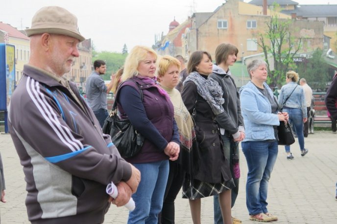 В Ужгороді відбулось віче проти сепаратизму, на якому висловили недовіру СБУ, прокуратурі та Москалю – 05