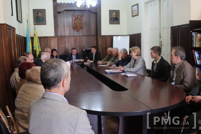 З нагоди 30-ї річниці аварії на ЧАЕС мукачівські чорнобильці зустрілись за круглим столом – 01