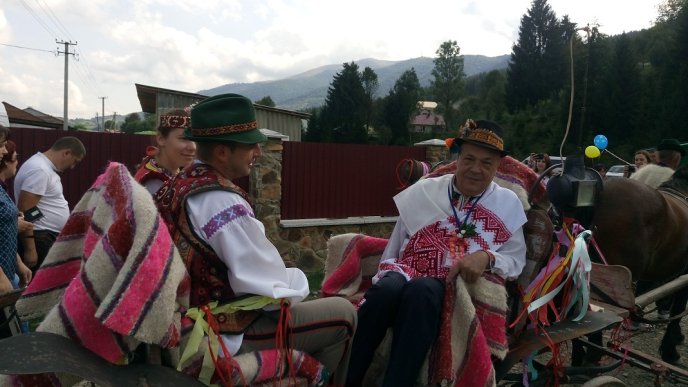 На колоритну "Закарпатську свальбу" прийшло кілька тисяч гостей – 12