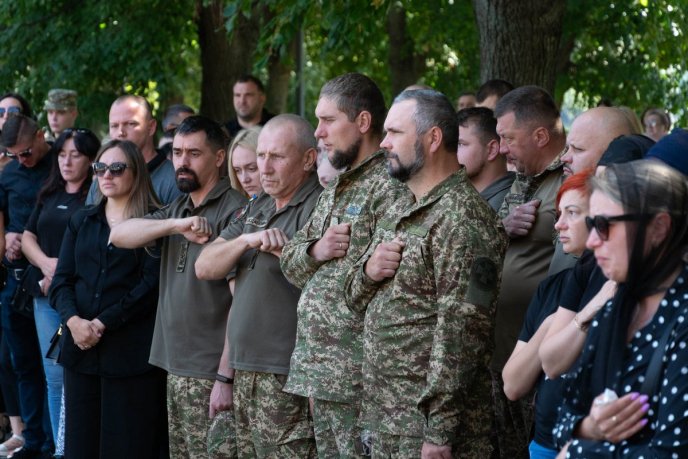 В Ужгороді поховали Героя, життя якого обірвалось на війні – 05