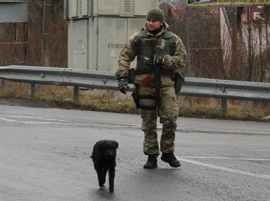 На Закарпатті правоохоронці особливого призначення зайняли блокпости – 10 На Закарпатті правоохоронці особливого призначення зайняли блокпости – 10