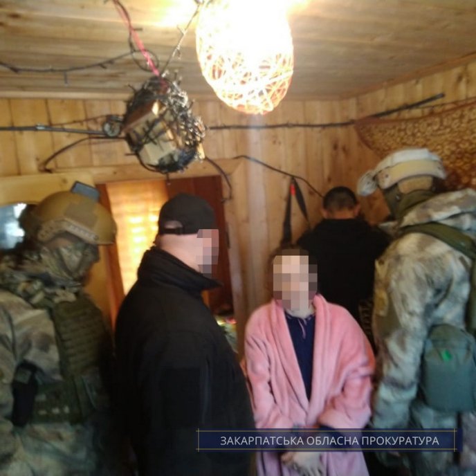 Молода пара продавала галюциногенні гриби – 02