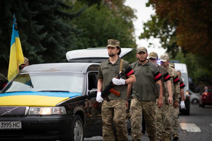 Ужгород попрощався із 31-річним Героєм, який загинув минулого року – 05 Ужгород попрощався із 31-річним Героєм, який загинув минулого року – 05