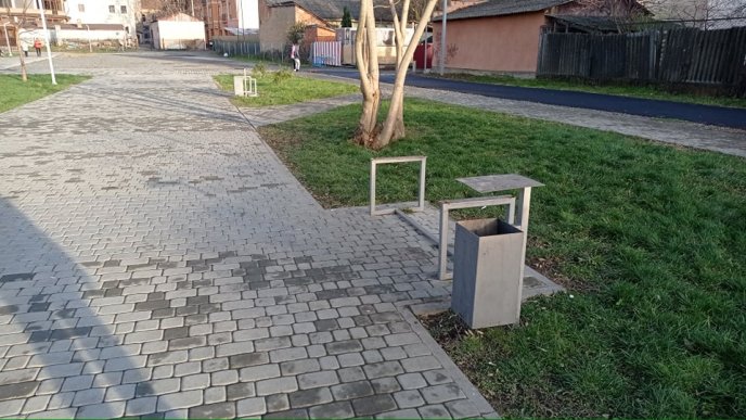 У Мукачеві вандали наробили біди – 01 У Мукачеві вандали наробили біди – 01