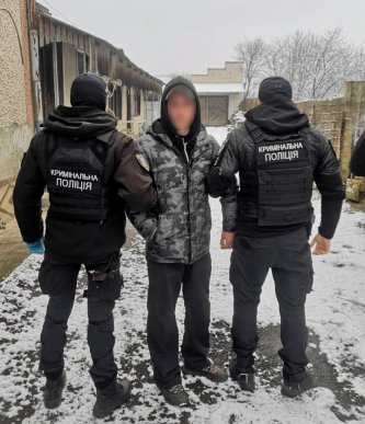 У селі на Ужгородщині провели обшук у помешканні чоловіка – 02