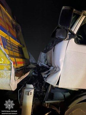 Одна вантажівка врізалась в іншу: подробиці від поліції – 04 Одна вантажівка врізалась в іншу: подробиці від поліції – 04