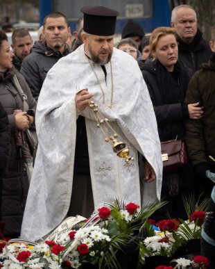 В Ужгороді провели в останню путь полеглого захисника – 05