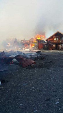 На Закарпатті палає відома база відпочинку – 04