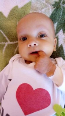 Закарпатців благають допомогти врятувати життя однорічної дівчинки – 02