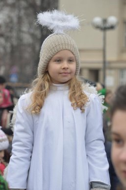 Біля Закарпатської ОДА урочисто відкрили головну ялинку області – 01