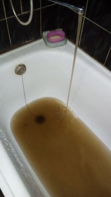 У домівках деяких мукачівців із кранів текла коричнева вода – 02