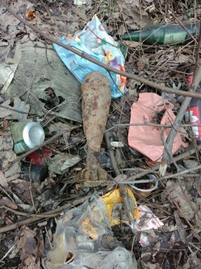 Біля одного з кафе Ужгорода знайшли вибухонебезпечний предмет  – 02