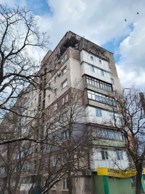 Російські війська знову обстріляли Маріуполь із літаків. Є жертви – 07