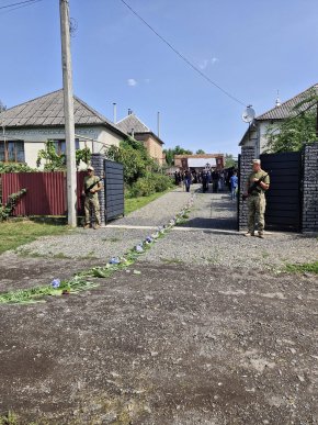 У селі на Мукачівщині попрощались із полеглим захисником – 04 У селі на Мукачівщині попрощались із полеглим захисником – 04