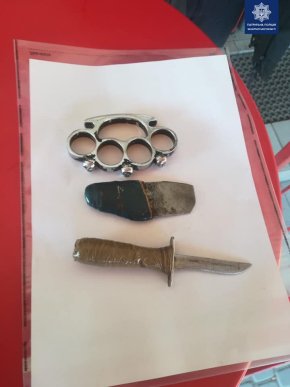 В Ужгороді чоловік зі зброєю зайшов в магазин: подробиці від поліції – 01